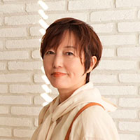 てづかあけみ